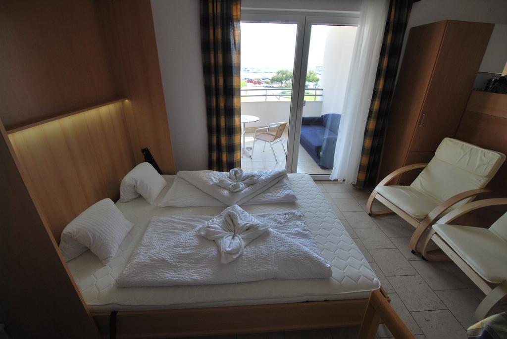 Nautica Apartments Betina  Zewnętrze zdjęcie