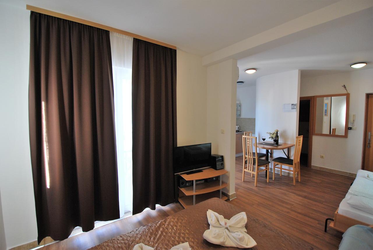 Nautica Apartments Betina  Zewnętrze zdjęcie