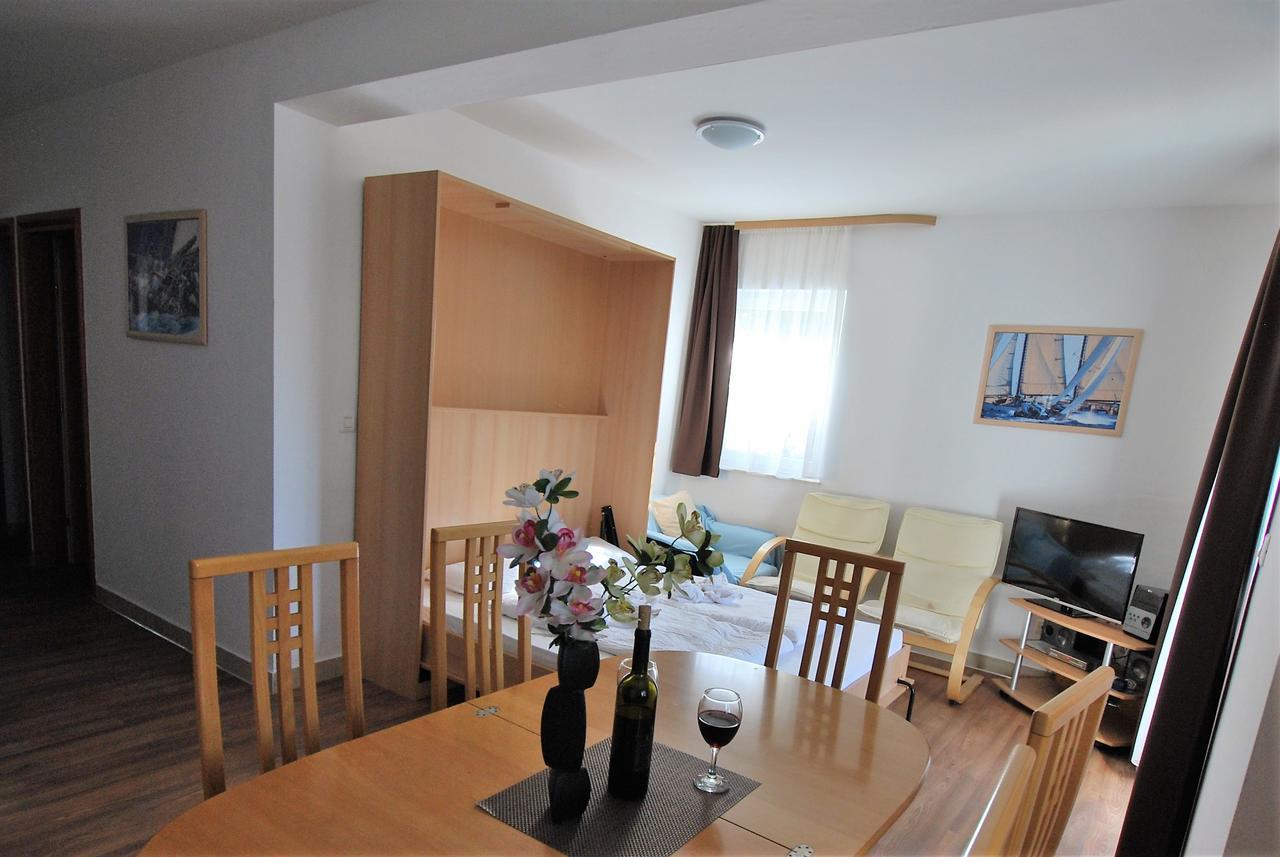 Nautica Apartments Betina  Zewnętrze zdjęcie
