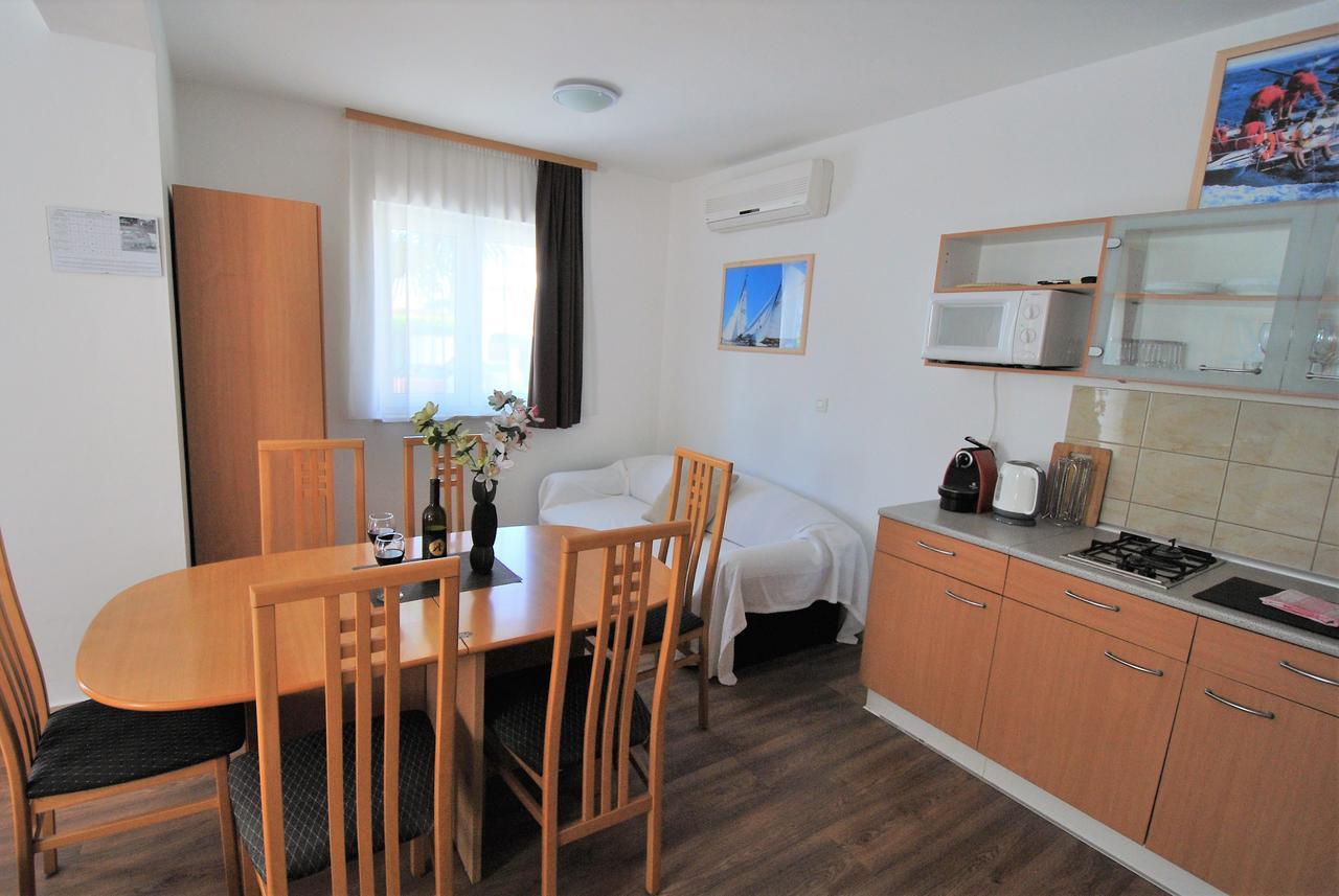 Nautica Apartments Betina  Zewnętrze zdjęcie