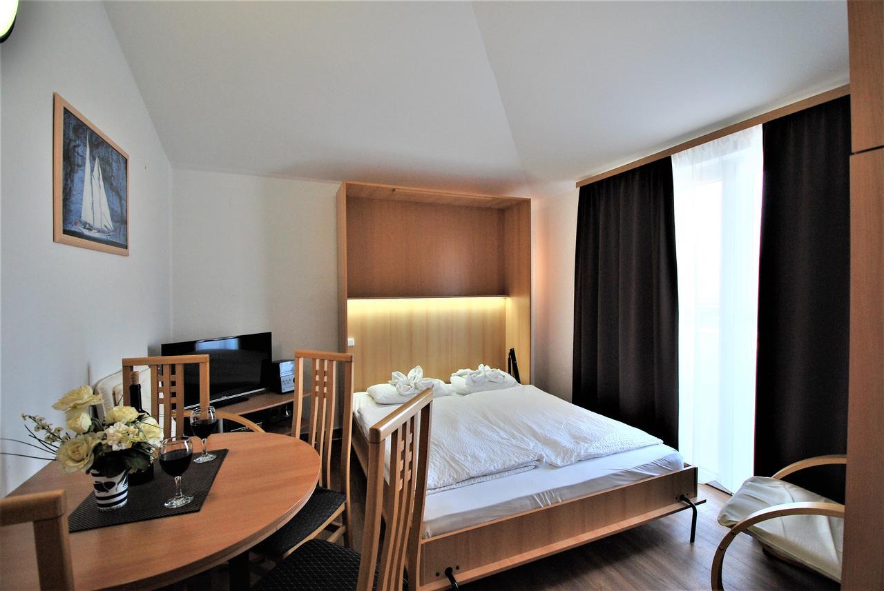 Nautica Apartments Betina  Zewnętrze zdjęcie